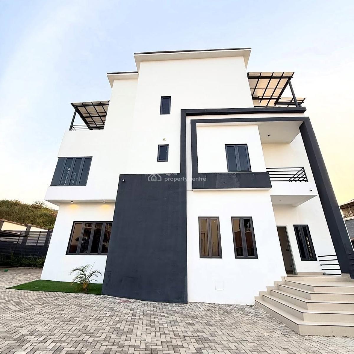 5 Bedroom Detached Duplex With Bq